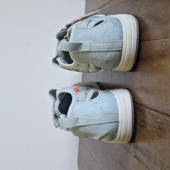 Earth Origins Effie Dust Green Floral Hook Loop Suede Fisherman ComfortShoes Sz8 - Picture 5 of 10